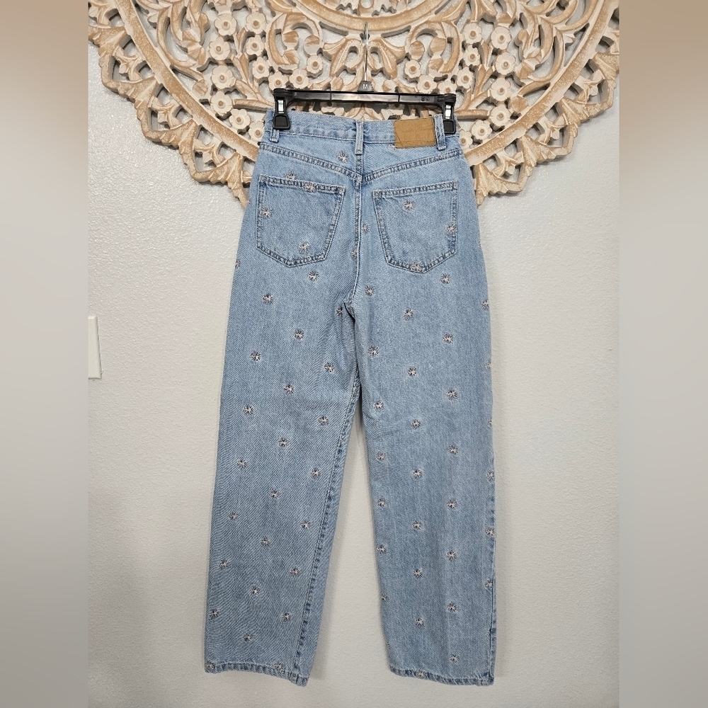 Cotton On Pink Bow Embroidered Loose Straight Jeans - Picture 4 of 8
